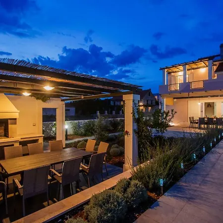 Giove Villa Grohote